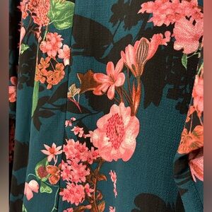 Ladies Small Umgee Blouse